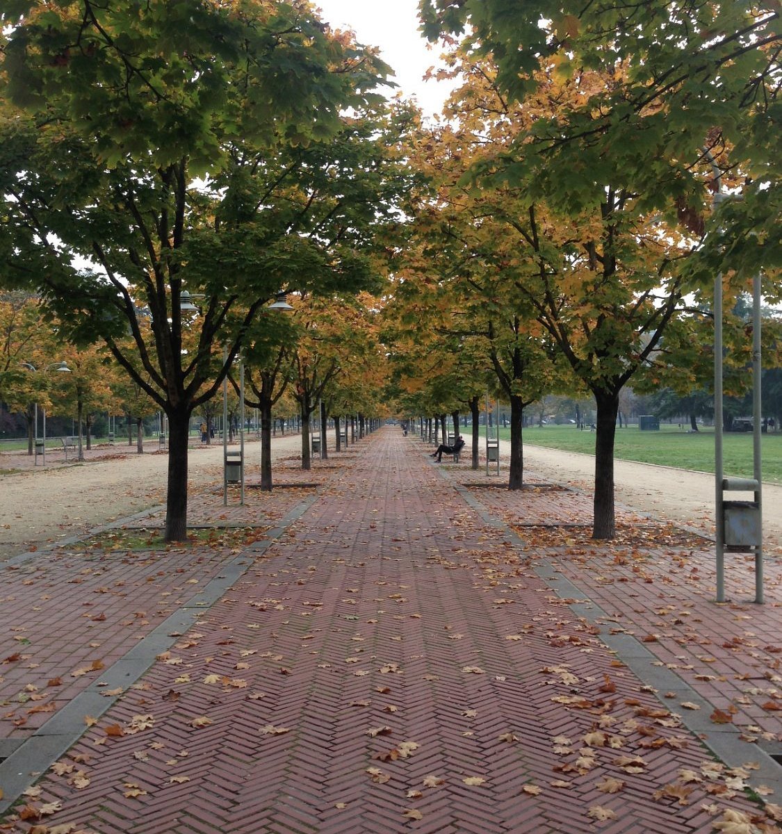 🌳 캄포 마르초 공원 (Campo Marzo)